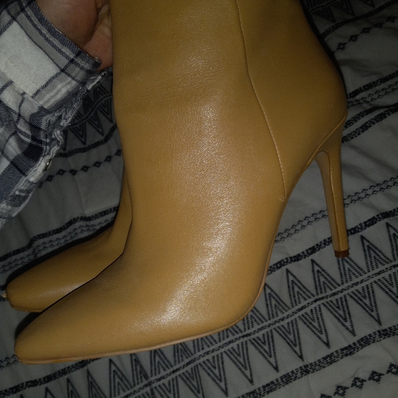 Vince Camuto Camel leather booties 6.5 - Picture 3 of 10